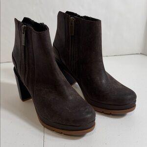 NWOT Sorel Women's Blake Distressed Ankle Waterproof Leather Bootie.